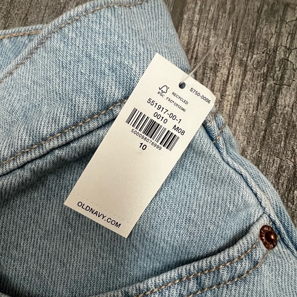 Mid-Rise Denim Shorts NWT - Picture 4 of 6